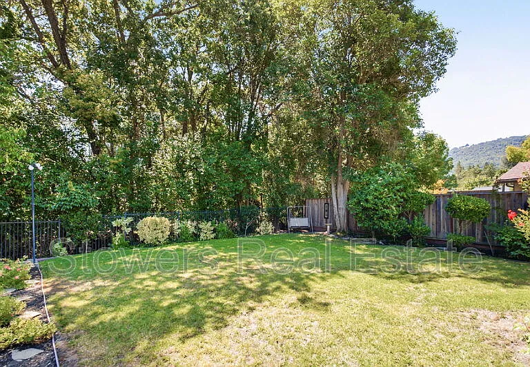 18 Van Gordon Pl — Photo 45
