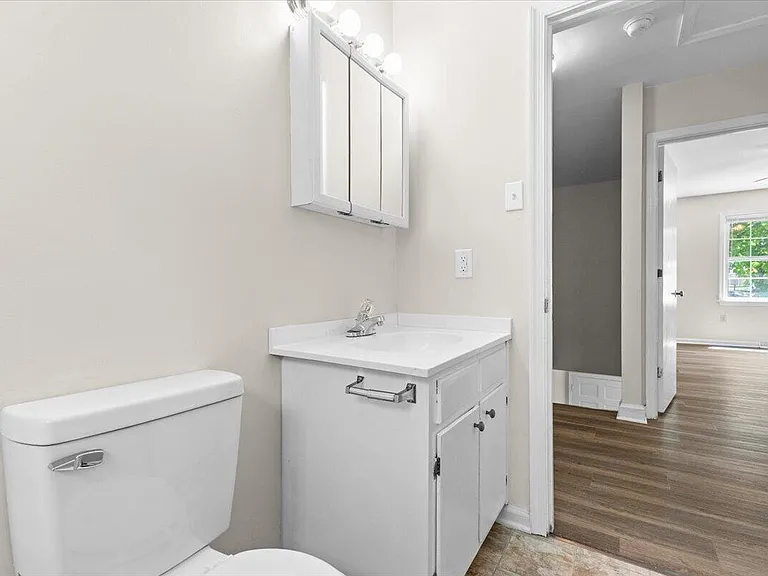 2227 Bailey Ave #C — Photo 11