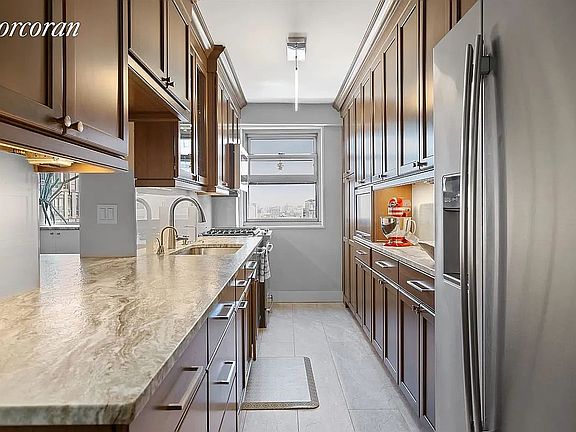 3rd image of 195 Adams St APT 8J