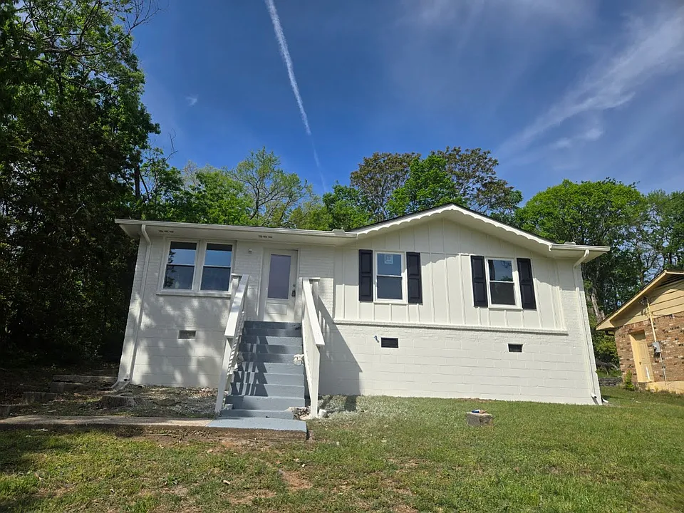 2316 Woodridge Dr