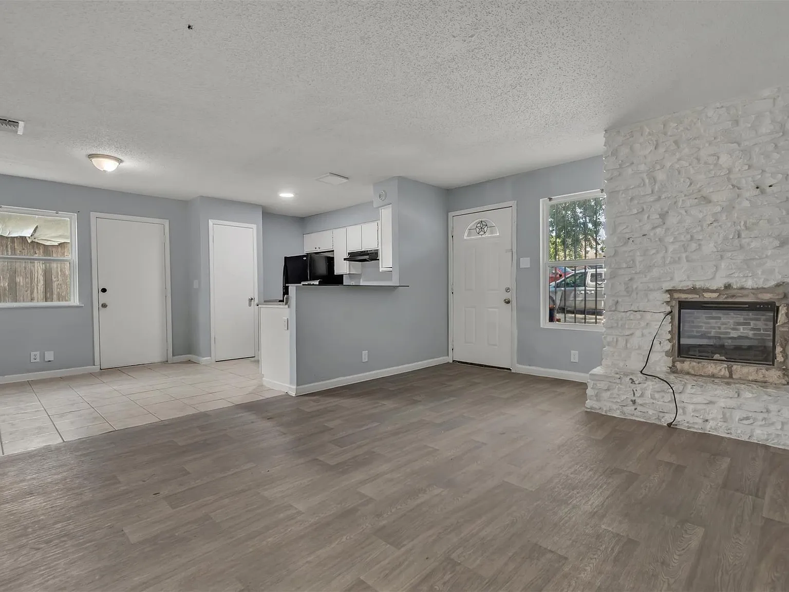 2 bed, 1.0 bath, 780 sqft, $995 — Photo 1