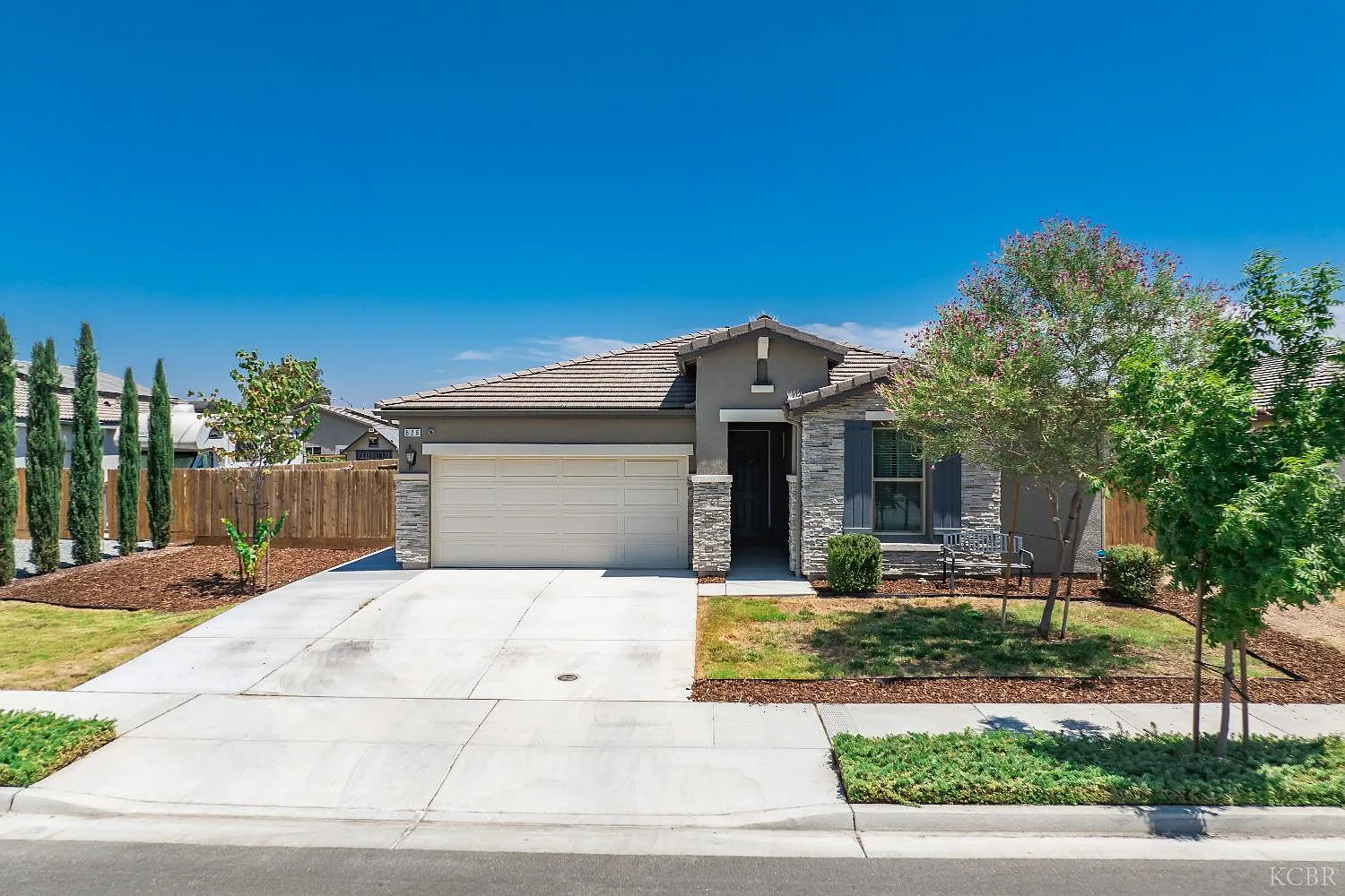 626 Melbourne Way photo 1