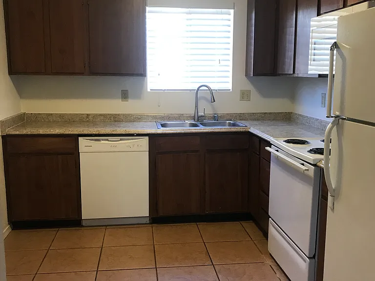 609 Kingman Ave #C — Photo 3