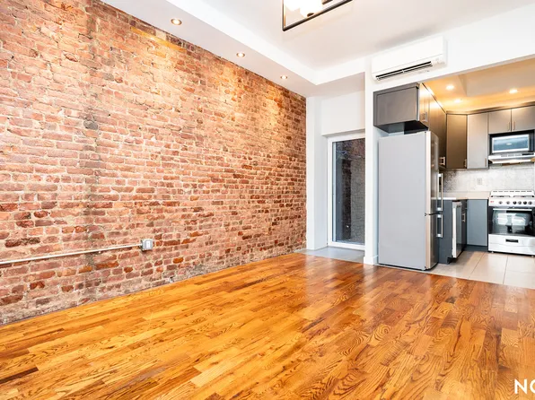 1553 De Kalb Avenue image 1 of 18