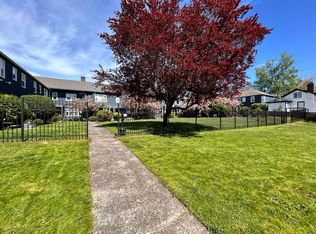 5209 E Burnside St APT 3, Portland, OR