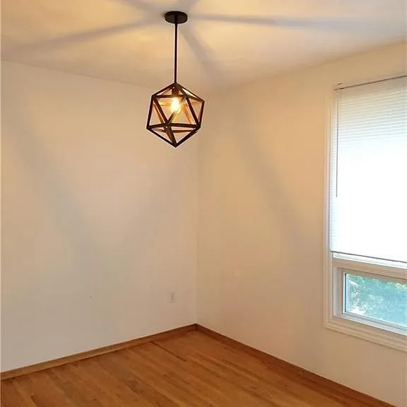 11 Roselyn Ct — Photo 5