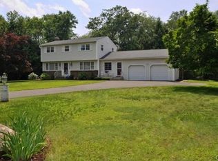 39 Hearthstone Dr, Shelton, CT 06484