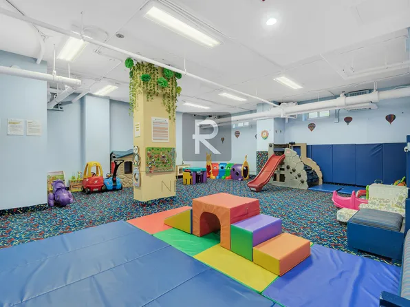 400 Central Park West image 14 of 14