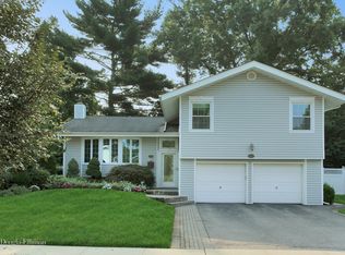 22 Fountain Ln, Jericho, NY 11753