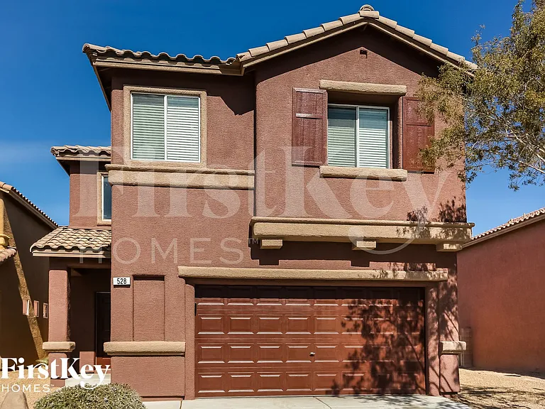 528 Brown Breeches Ave — Photo 1