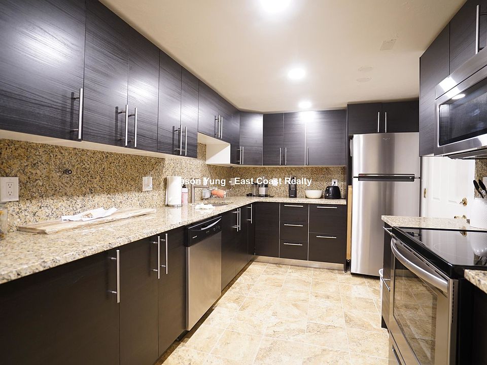 1st image of 73 Thatcher St #1002