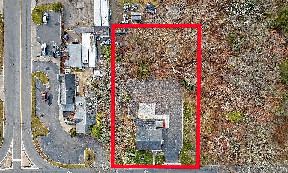 1st image of 219 Oak Ave