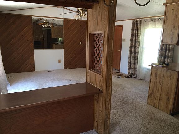 4th image of 555 Esperanza Dr