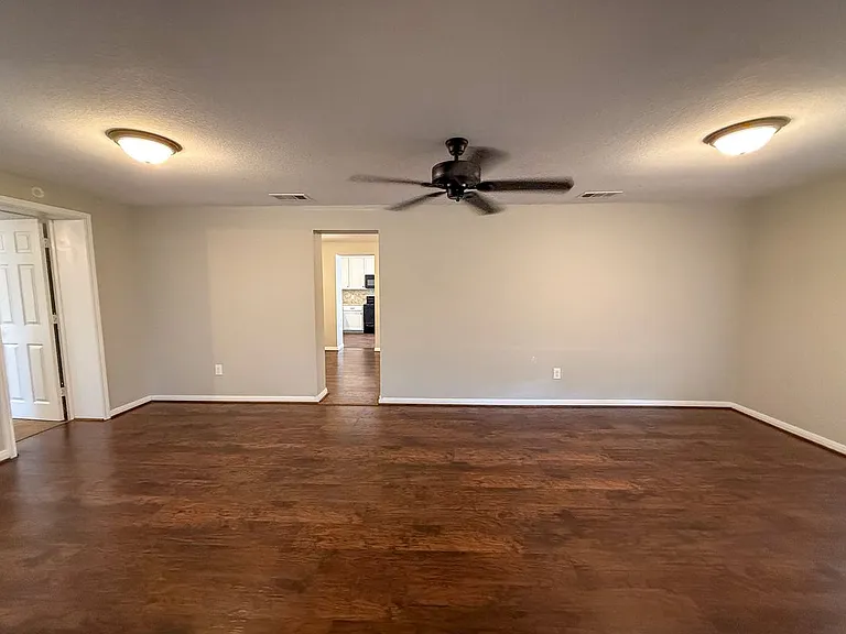 3604 Torrence St — Photo 7