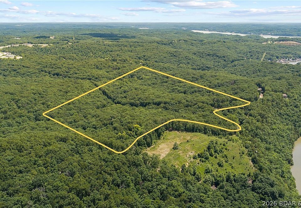 2nd image of Singing Oaks Dr