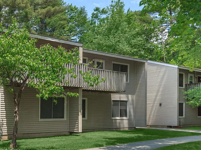 50 Pembroke Dr — Photo 16