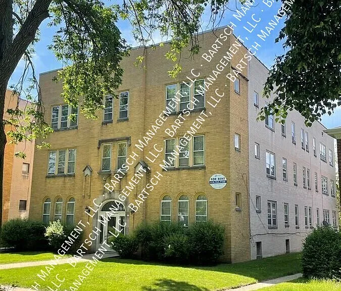 5511 W Martin Dr #8 — Photo 1