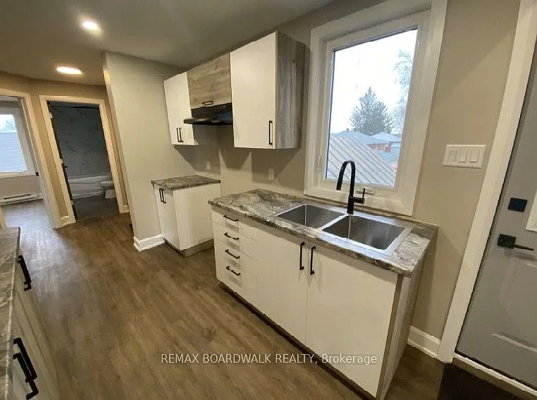 4534 A Ste Catherine St #A — Photo 4