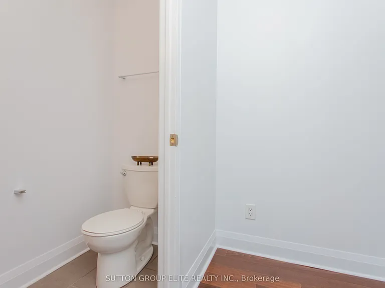 1 Hurontario St #808 — Photo 25