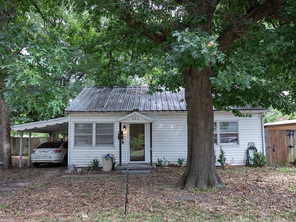 1st image of 304 Roberts Ave