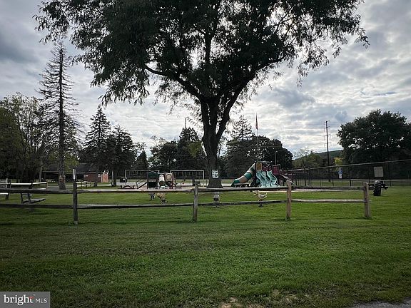 5th image of 28 W Ruth Ave