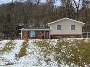 21 Rock Point Rd, Wheeling, WV 26003