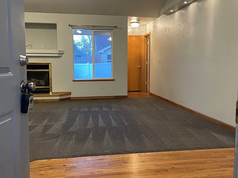 124 Rock Bridge Dr — Photo 2