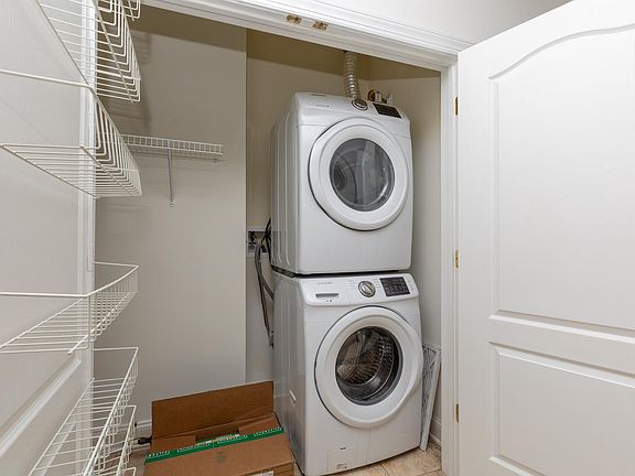 5th image of 2000 Fountainview Cir #2108