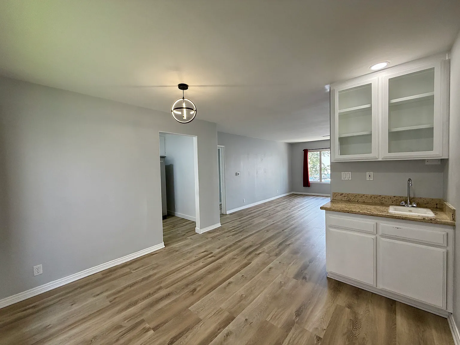 1 bed, 700 sqft, $2,100 — Photo 3