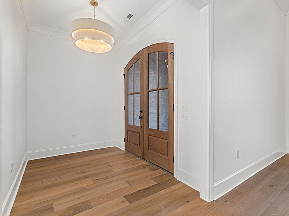 4th image of 106 Randal Ln