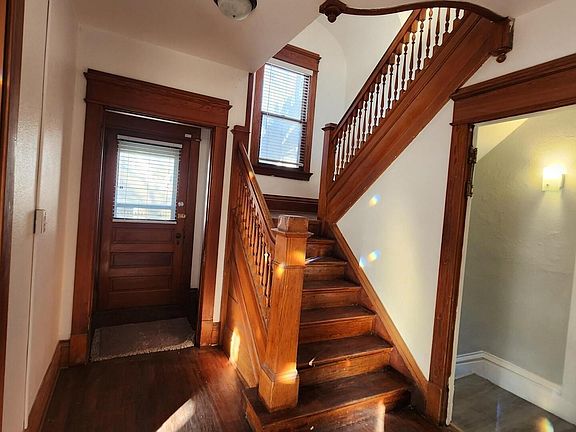 3rd image of 1913 10th Ave