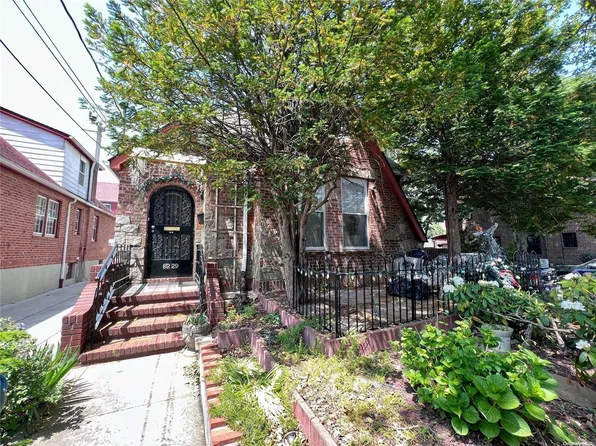 82-29 Penelope Avenue, Middle Village, NY 11379