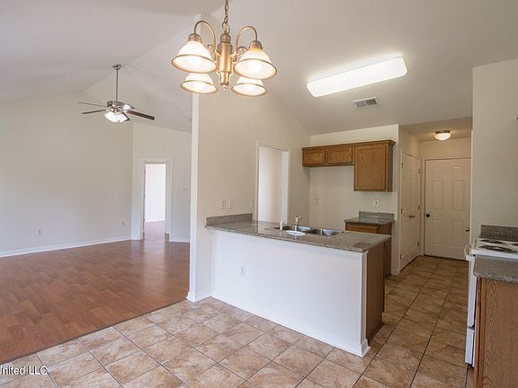 4th image of 11336 Jessica Dr