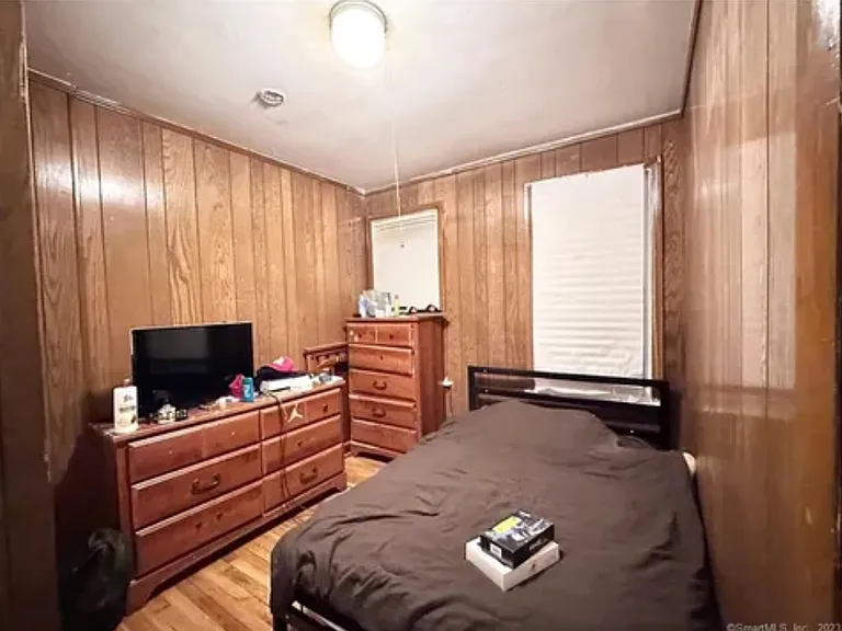 1315 Howard Ave — Photo 7