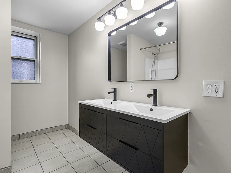 3335 Salena St — Photo 21