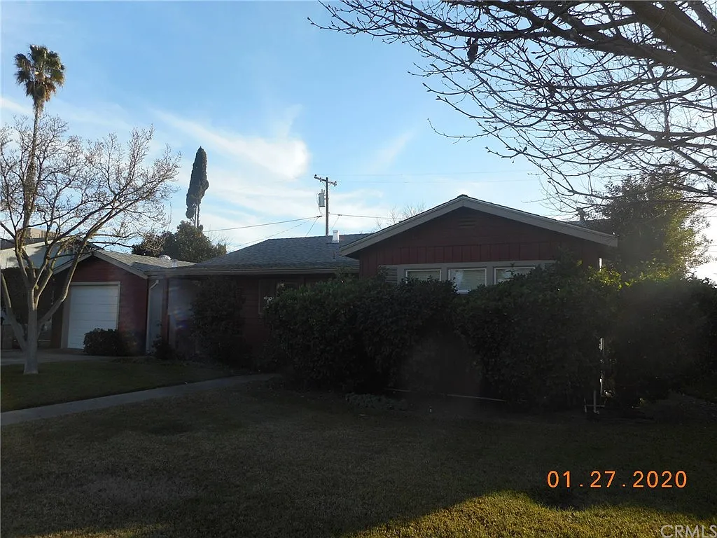 1076 Kadota Ave photo 1
