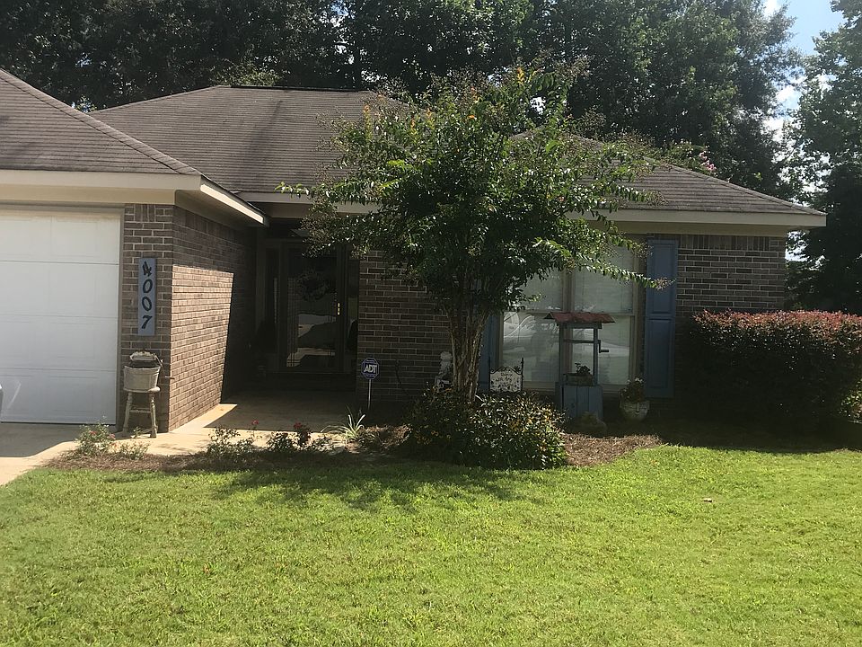 3 bedroom 2 bathroom