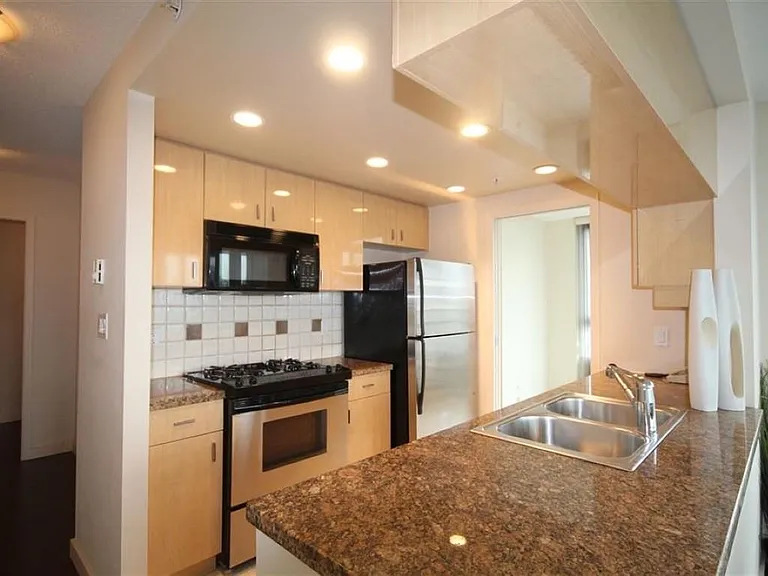 1003 Marinaside Cres #1103 — Photo 7