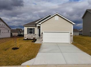 12428 S Aspen Ln, Lake Lotawana, MO 64086