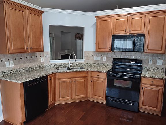 2nd image of 15 Montreat Ln