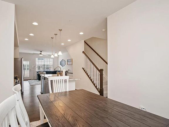 3rd image of 2824 Marvin Ln