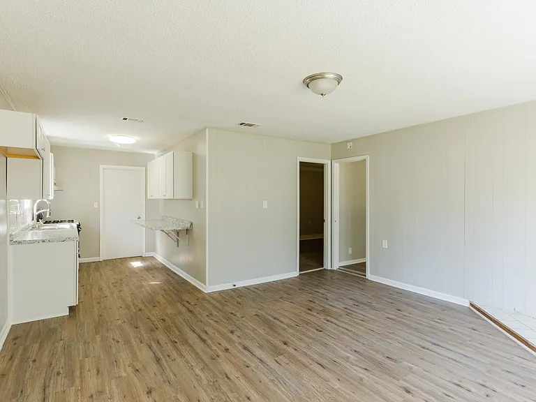 503 Armstrong Ave — Photo 14