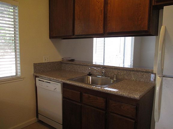 4th image of 1127 W St #3