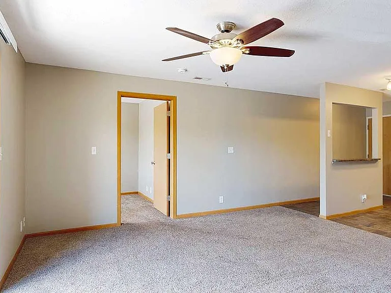Highland View Apartments — Photo 111