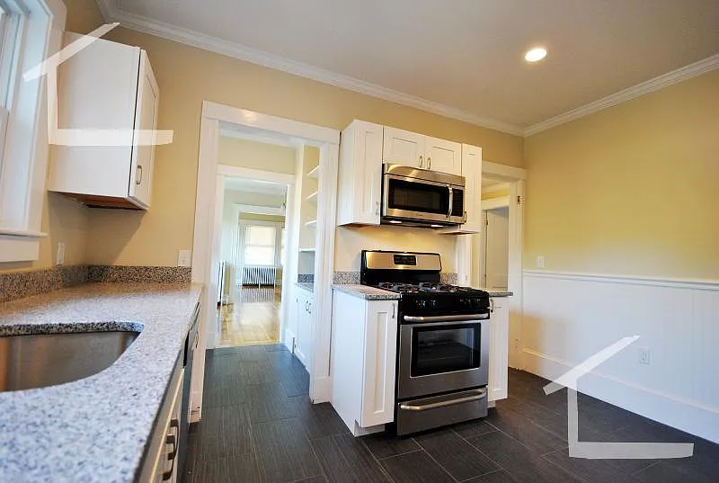 2 bed, 1100 sqft, $3,000 — Photo 3