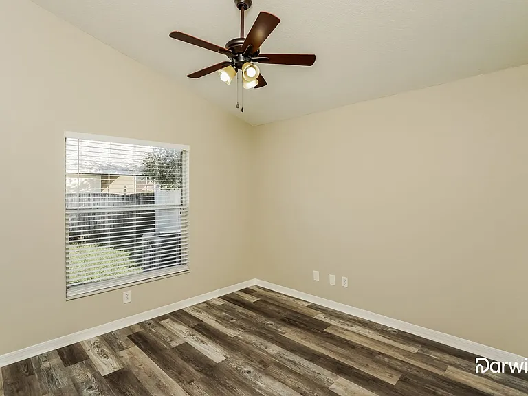 1229 Vinetree Dr — Photo 11