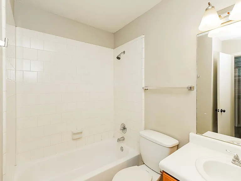 1001 Springcreek Dr — Photo 15
