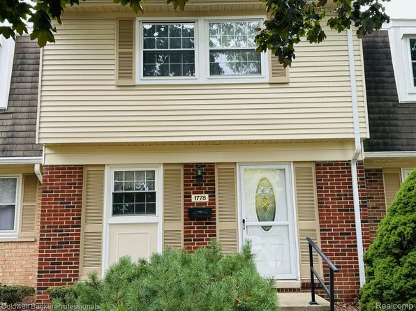 1778 Brentwood Dr, Troy, MI 48098