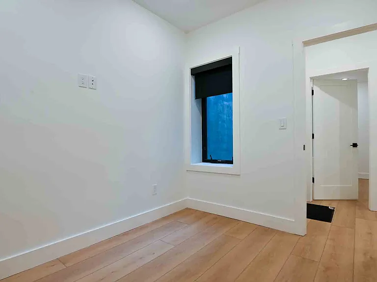 2641 4th St NE #1 — Photo 25