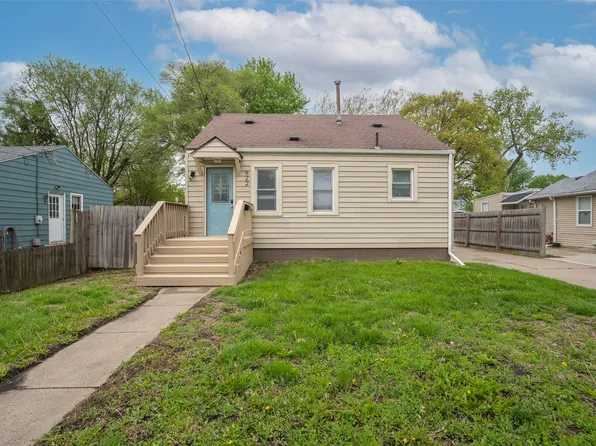 822 E 29th St, Des Moines, IA 50317